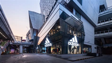 adidas siam center